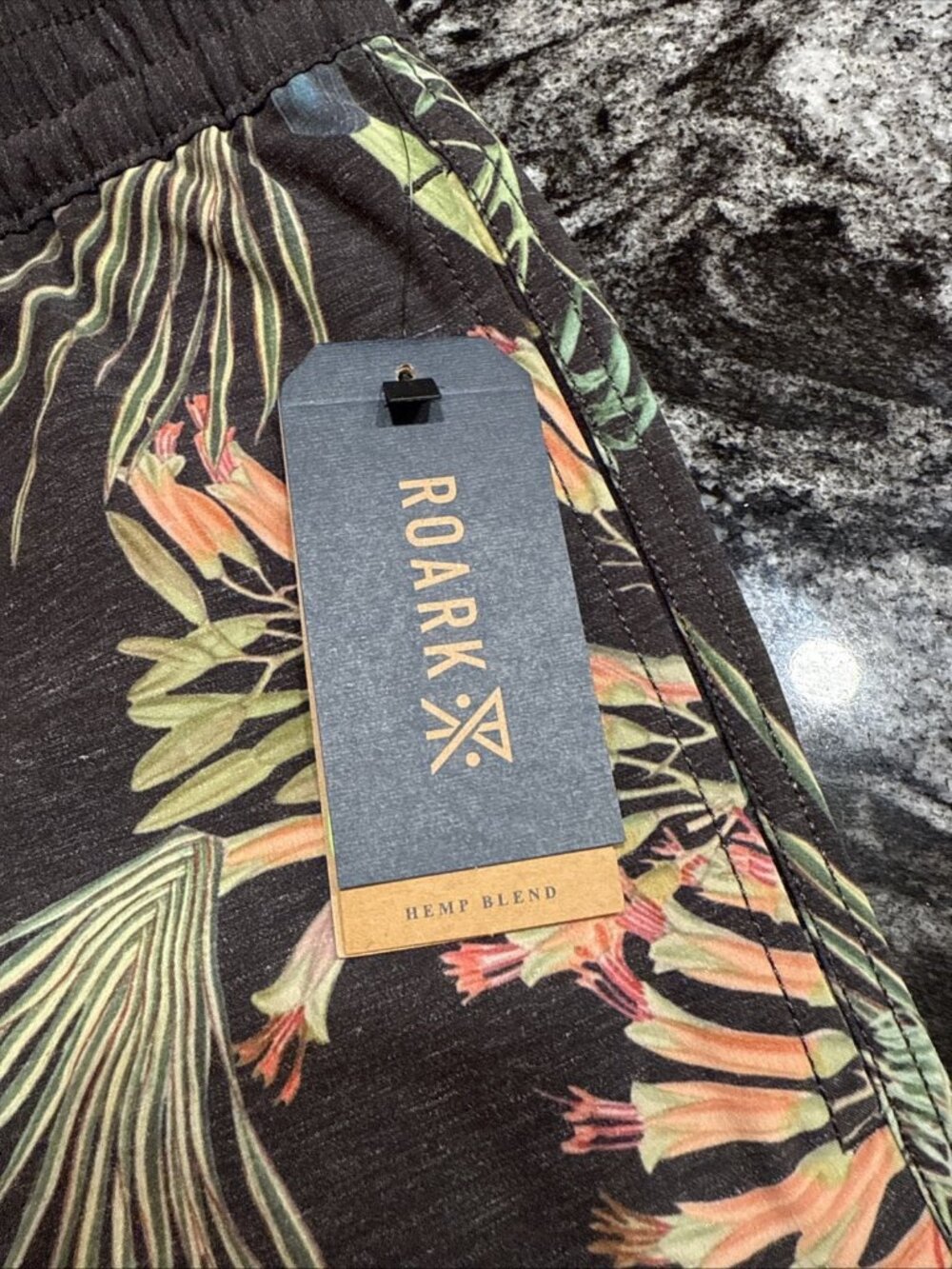 Roark Shorey  16” Elastic Waist Trunks Tui Floral Black Mens XL NWT RB425 $66 - Picture 3 of 9